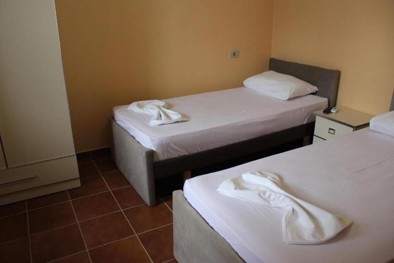 Hotel Athina Велипойе Экстерьер фото