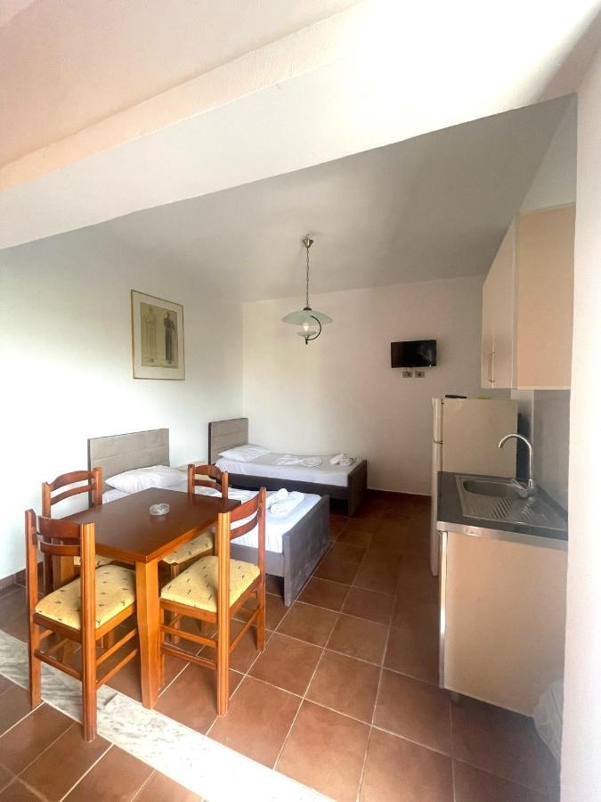 Hotel Athina Велипойе Экстерьер фото