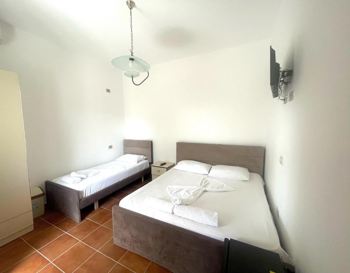 Hotel Athina Велипойе Экстерьер фото